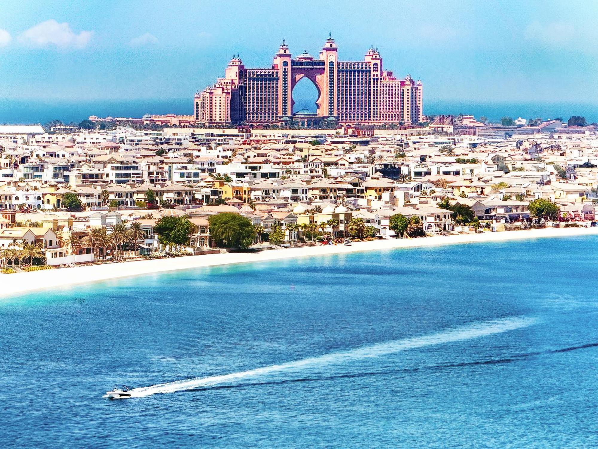 Iconic Palm And Atlantis View With Private & Pool Apartment